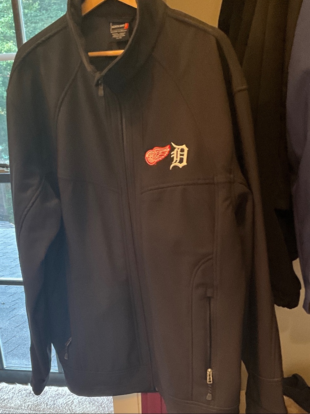 Men's Black Lightweight Softshell Jacket with Red Accent
